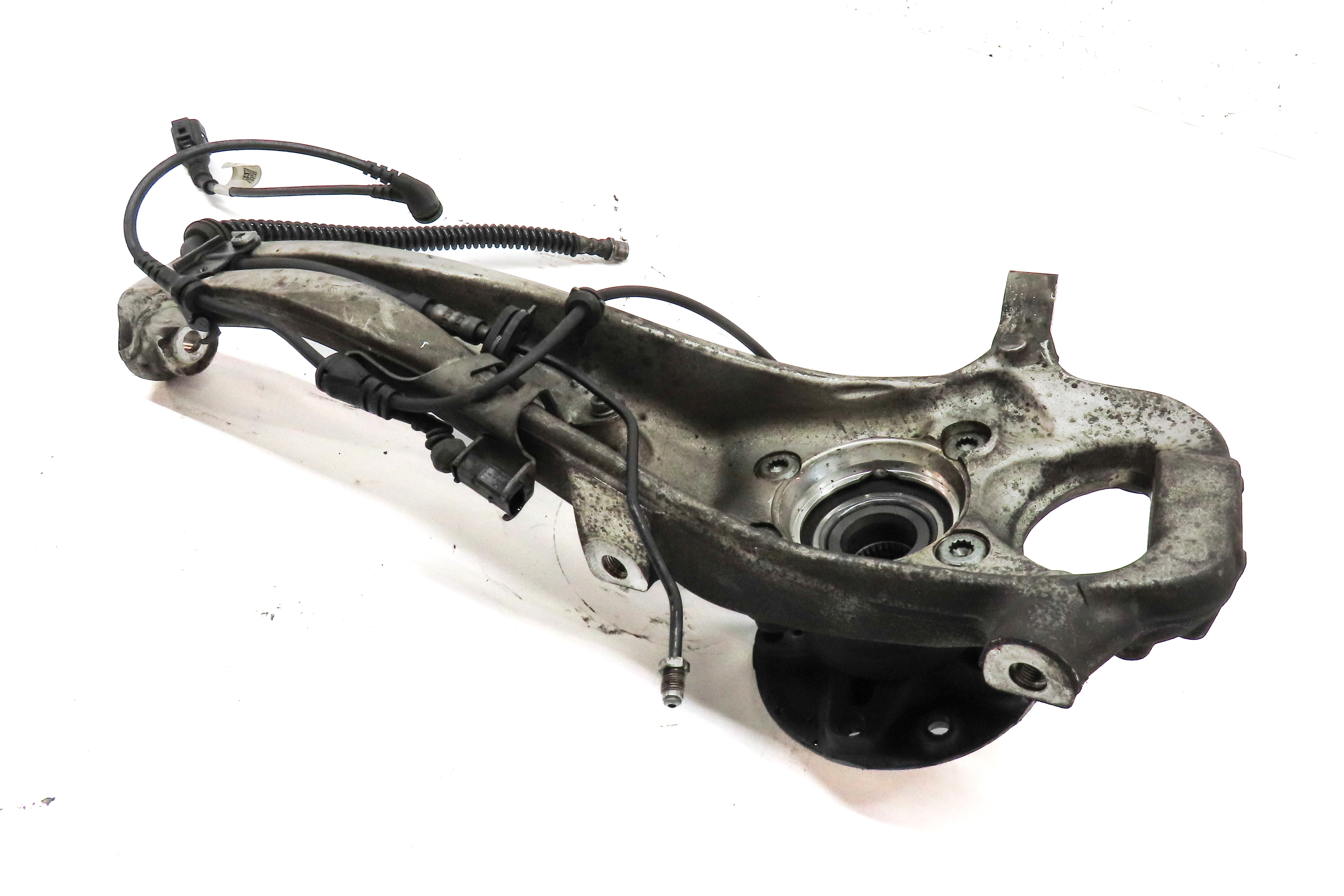 2011-2018 PORSCHE CAYENNE (958) RIGHT FRONT PASSENGER SPINDLE KNUCKLE HUB — exact item pictured